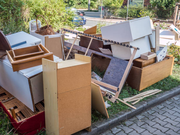 Best Estate Cleanout Services  in Eastwood, MI